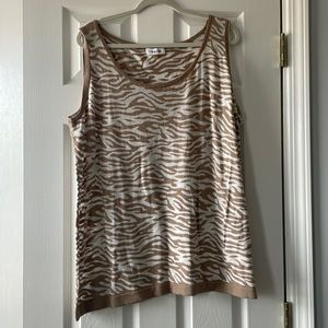 Calvin Klein3x Cammy, White and tan round neck excellent condition